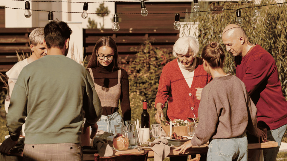 Kamp Ateşinin Kalbi: Mükemmel Mangalı Seçme Rehberiniz